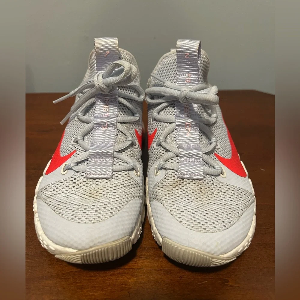 women’s Nike free metcon 3 grey/ crimson size 8 - Picture 7 of 15